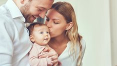 Защо целувките са важни за бебето?