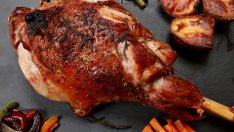 Вкусни рецепти за агнешко и дроб сарма на едно място