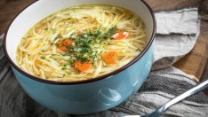 Пилешка супа с домашни нудли 