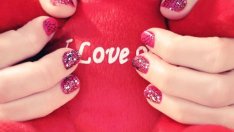Маникюр с дантела за Свети Валентин