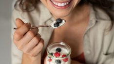 Ползи от киселото мляко за женското здраве