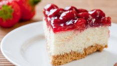 Сметаново парфе с цели ягоди