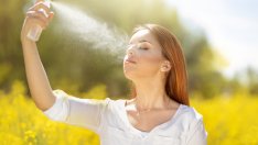 Флорални води за освежена кожа с по-малко стрес