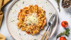 Паста орзо с чери домати и пармезан