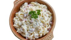 Салата с макарони и риба тон