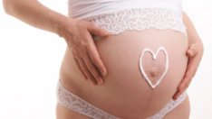 Каква козметика е опасна за бременността