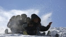 Зимни игри и забавления за деца и родители