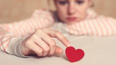 Искам да си тръгна, но ме е страх от самотата