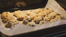 Коледни веган кукис с боровинки