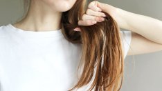 5 грешки, които &bdquo;сплескват&ldquo; косата
