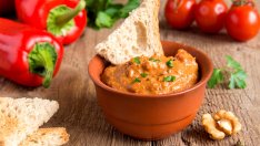 Разядка с чушки и фета сирене