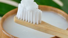 Употреба на домашна паста за зъби – опасно или не?