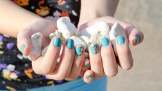 Маникюри, които подчертават слънчевия загар (Снимки)