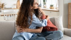 Дъщеря ми изживява любовно разочарование. Как да й помогна?