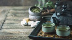 Чайове за сън, с които да заспивате по-лесно 