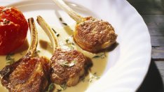 Агнешки котлети с гъби и сос 