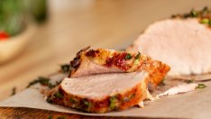 Сочно свинско с чесън и розмарин 