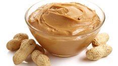 Здравословните ползи от фъстъченото масло преди лягане 