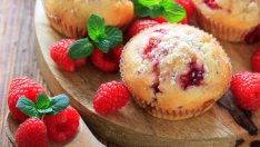 Лимонови мъфини с малини 