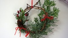 Как да си направим коледен венец за вратата и масата?