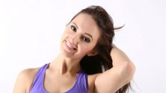 Как да се справим с мазна коса без сух шампоан?