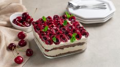6 рецепти за неустоими десерти с череши