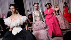 Giambattista Valli представи колекцията си Haute Couture за пролет/лято 2024