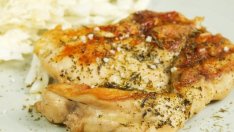 Пилешки пържолки с майонеза