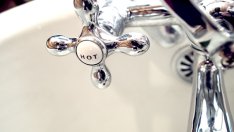 Ползата от горещия душ