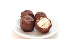 Кокосови топчета с 3 съставки