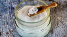 5 начина да ползваме кокосово масло против бръчки и увисване на кожата