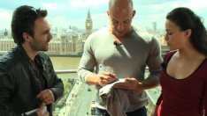 Водещият Павел Владимиров подари биберон на Вин Дизел