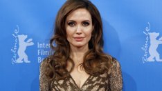 Домашен балсам за устни с масло от шеа