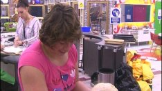 Станка меси сладки, а Ирина обижда съквартирантите