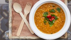 Ароматна яхния от леща