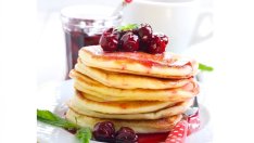 Сос с череши за сладолед, палачинки, гофрети