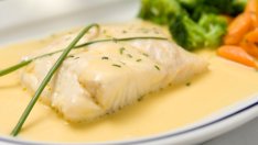 Лаврак с бяло вино