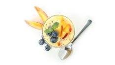 Здравословно смути с боровинка и праскова