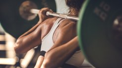 Сила на всяка възраст – 3 причини жените да вдигат тежести