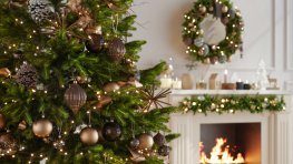 Историята на коледната украса по света – какво символизира?