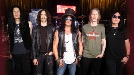 Slash ft. Myles Kennedy and The Conspirators с нов албум през февруари 2027 г., а през лятото - с новата си музика на Hills Of Rock в Пловдив
