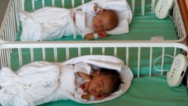 Дневен режим на новородено? Забравете