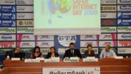 Деца съветват родителите си как да ги предпазват по-ефективно в глобалната мрежа