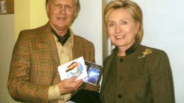 Диана Дафова впечатли и Хилари Клинтън с творчеството си