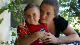 Как да намерите подходящата детегледачка?