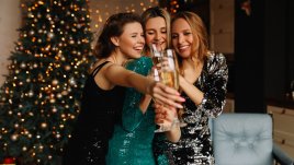 7 аутфита, с които да блеснете на коледното парти