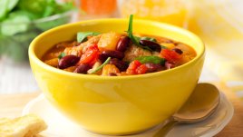 Чили с боб, телешко и тиква 