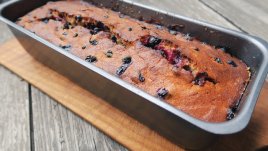 Сладък хляб с боровинки и тиквички 