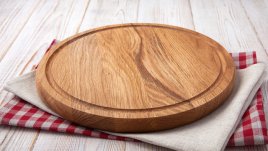 4 начина да почистите дървена дъска за рязане 