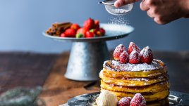 Палачинки с ягоди и банани